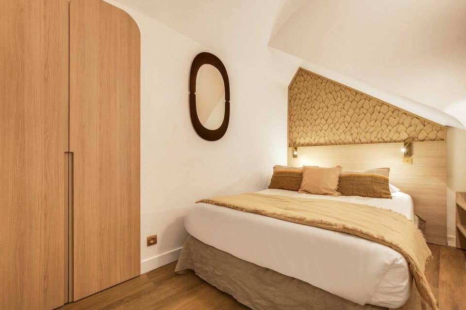Bedroom, wardrobe