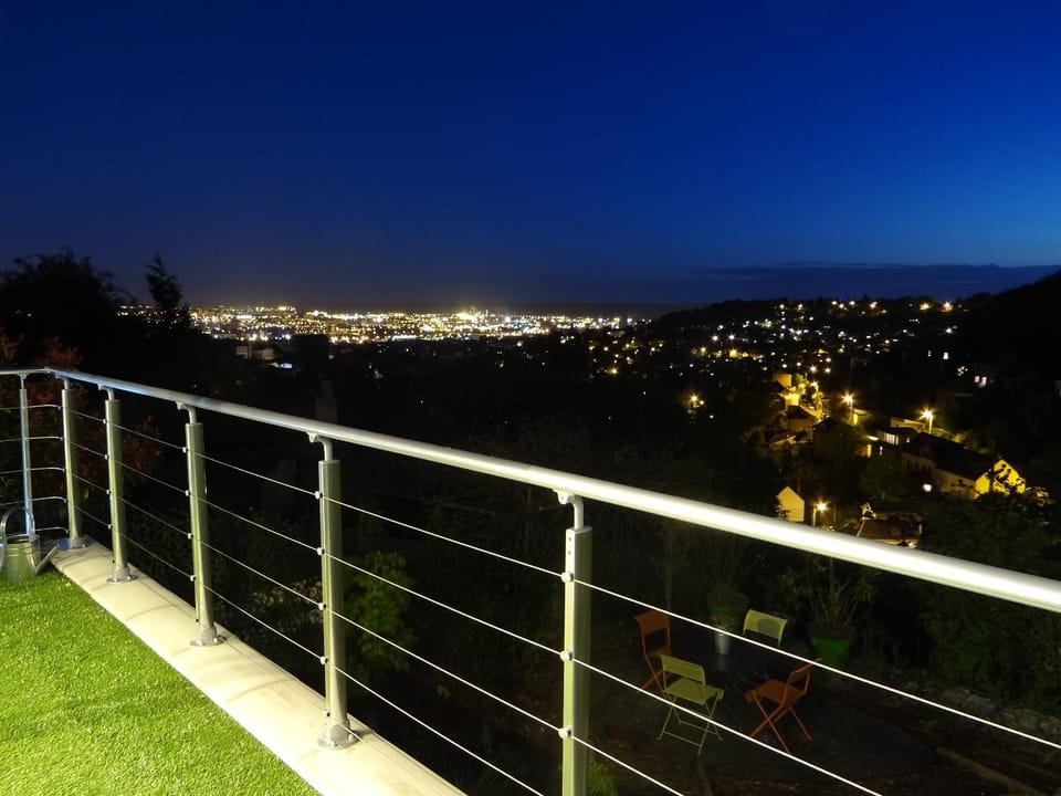 View (from property/room), City view