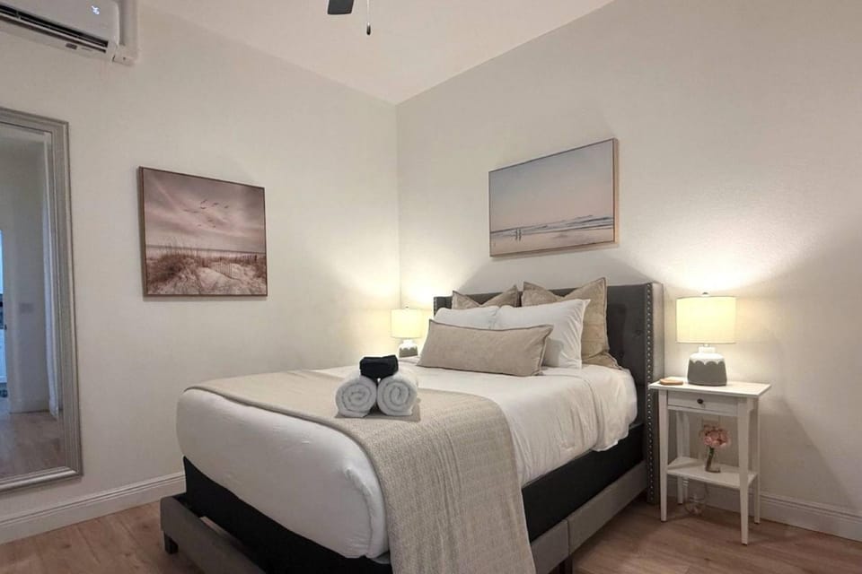 Midtown Retreat - Right Unit House in Tampa