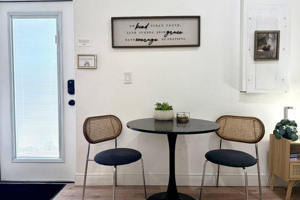 Midtown Retreat - Right Unit House in Tampa