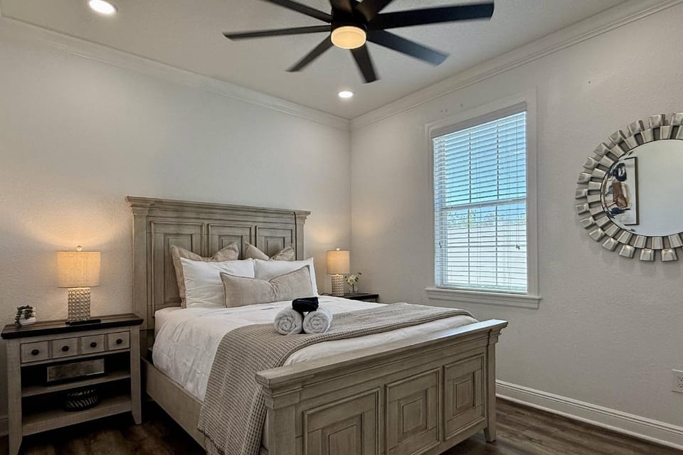 Midtown Retreat - Center Unit House in Tampa