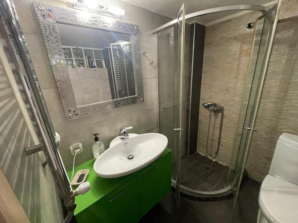 Shower, Toilet, Bathroom