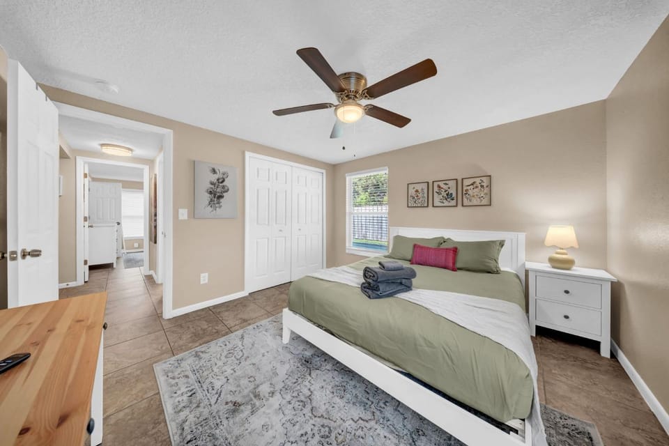 Bed, Bedroom