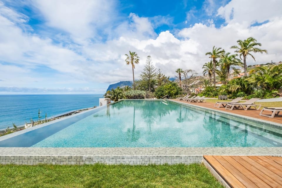 Natural landscape, Pool view, Sea view, Swimming pool, sunbed