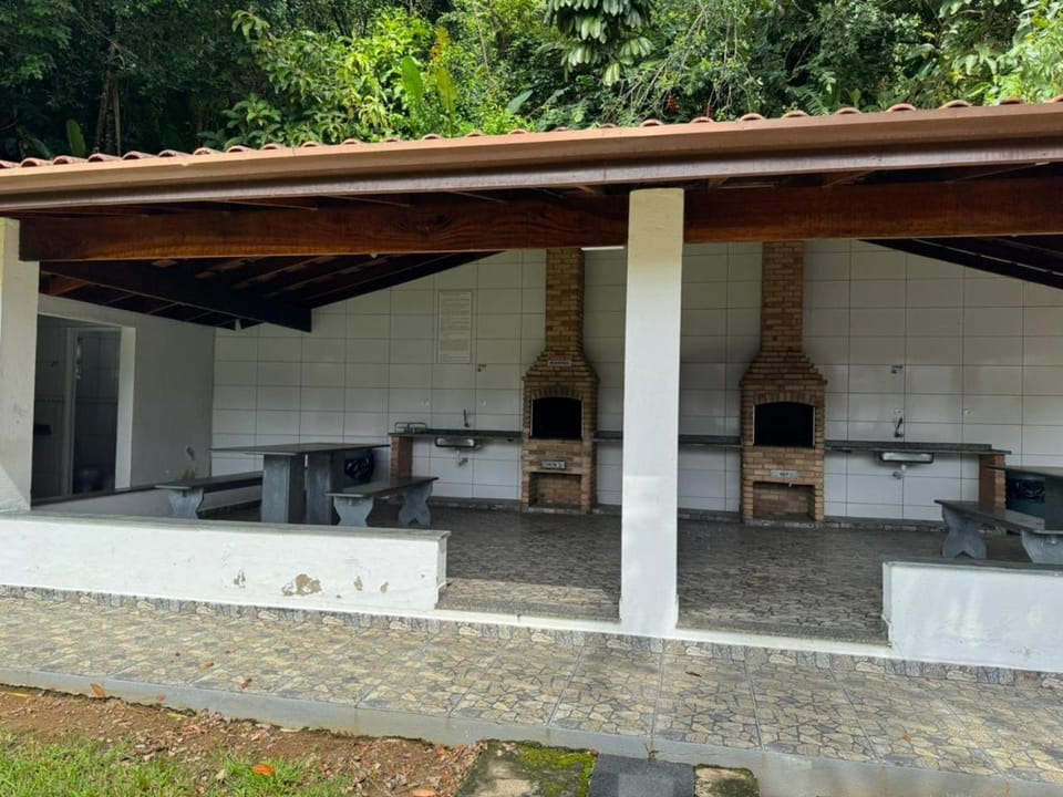 BBQ facilities, Bathroom, Dining area