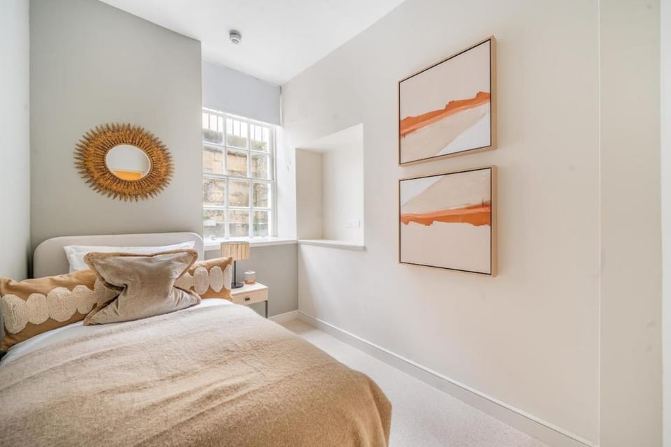 Stylish 3Bedroom Flat in Bath City Center Apartment in Bath