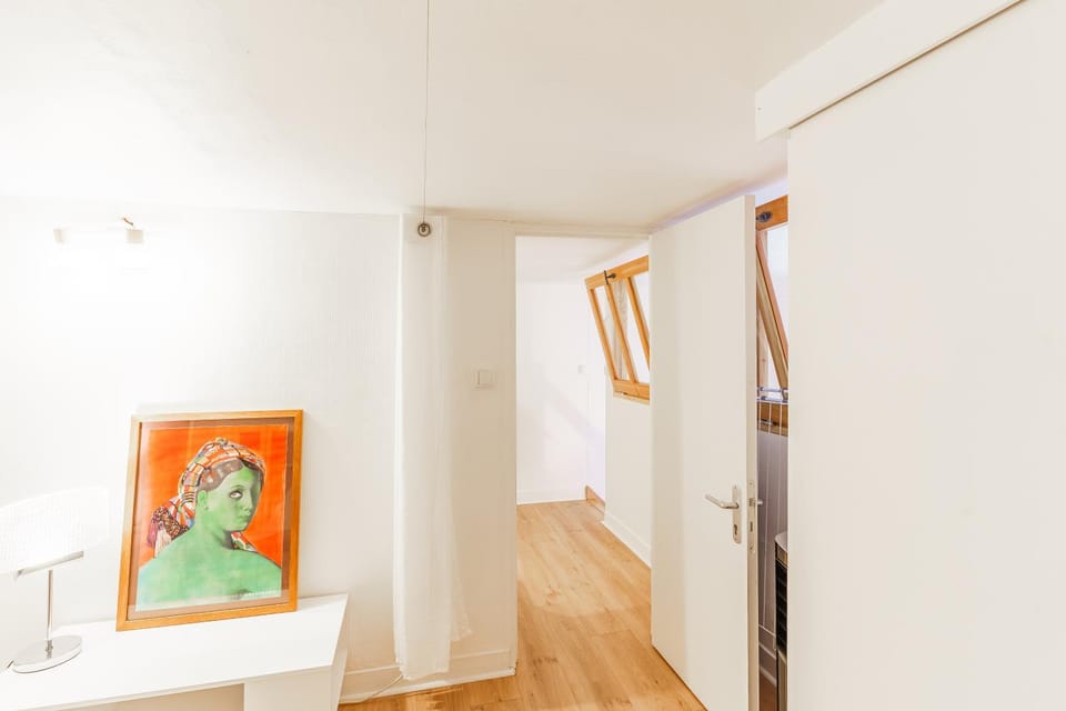 Decorative detail, Bedroom, heating, towels, air conditioner