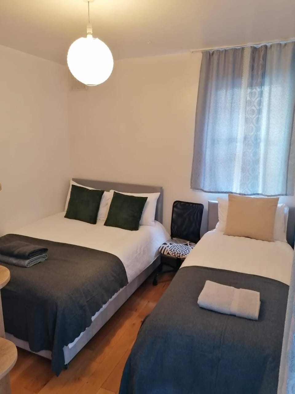 Bed, Photo of the whole room, Bedroom, towels