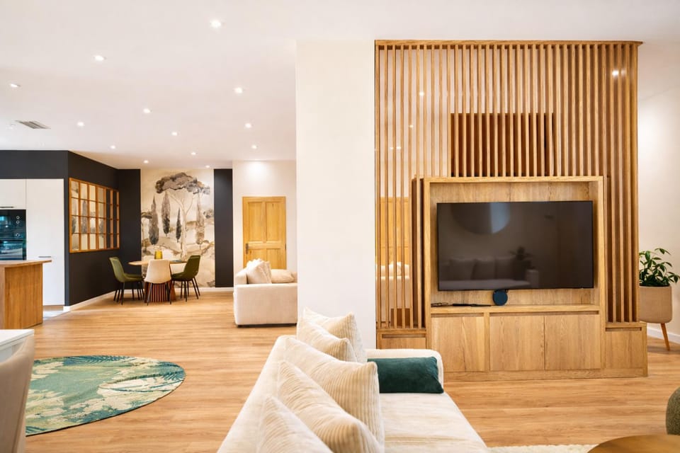 Communal lounge/ TV room, Living room, Seating area