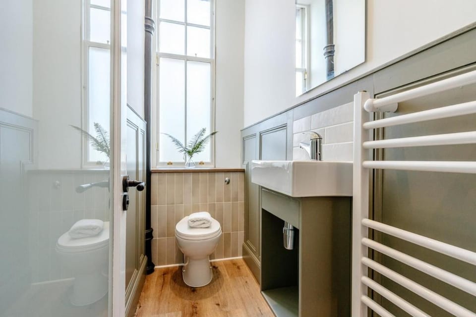 Stylish Portobello Flat near Beach with Free parking and Fast WiFi Apartment in Edinburgh