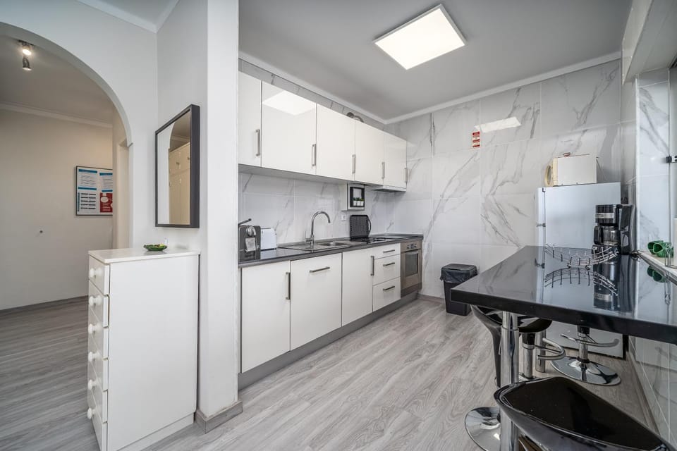 Kitchen or kitchenette, Living room