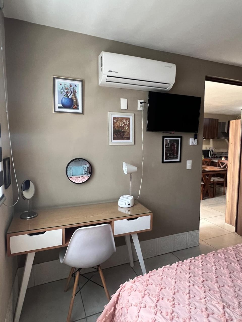 Centrally located apartment with AC, parking and pool Apartment in Guadalajara