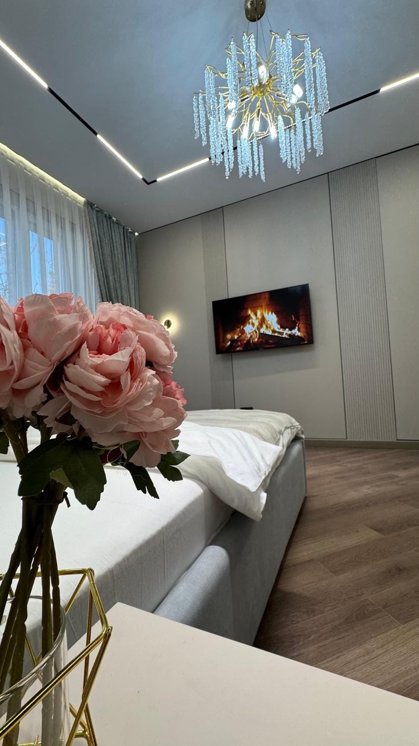 DeLuXe CLASS HOME - VIP CLASS Апартаменты в Центре Города Apartment in Almaty