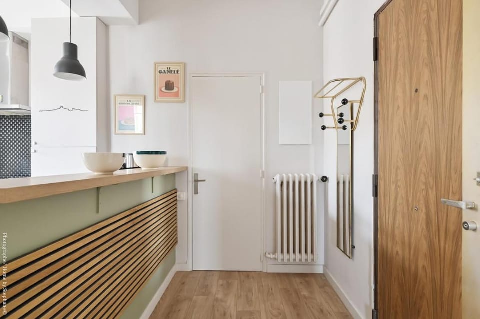 2 Balconies & 2 Bedrooms, Between Panier & Vieux-Port Apartment in Marseille