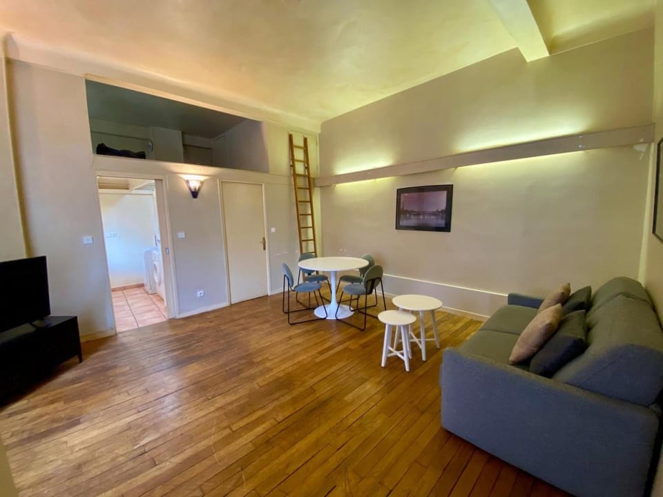 Brune - Appartement Paris 14e 4P Apartment in Paris