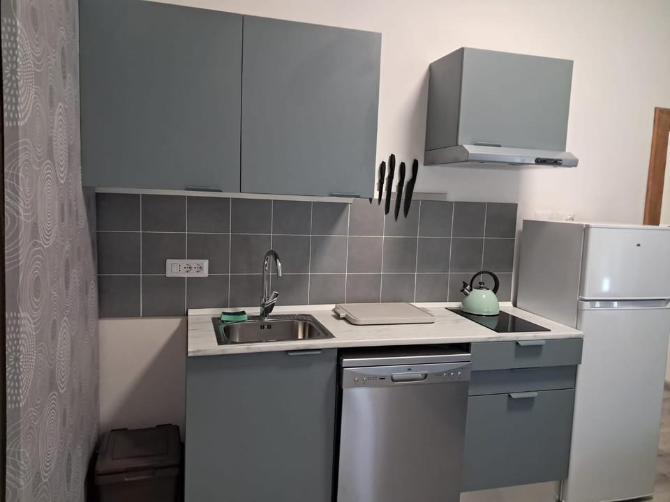 Studio Bianco 1 Apartment in Bari