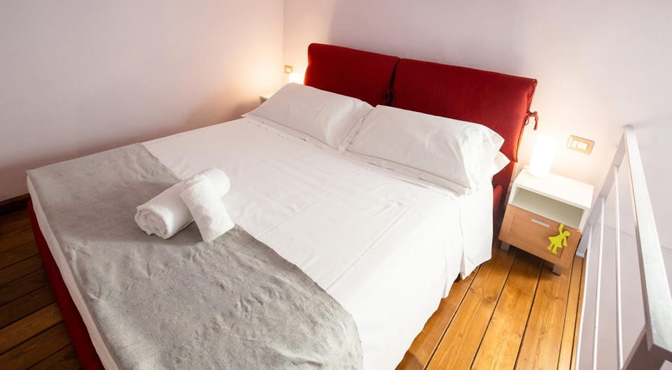 Bed, Photo of the whole room