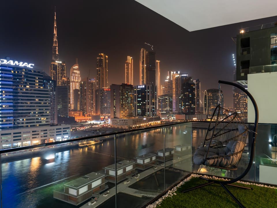 Nearby landmark, Balcony/Terrace, Landmark view