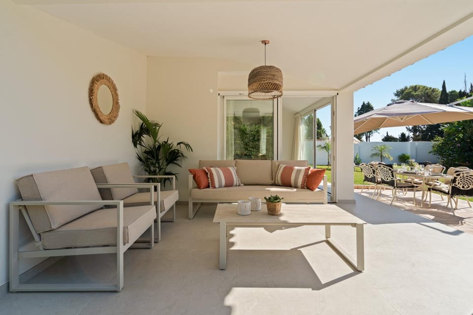 Villa Sol y Mar Estepona Villa in Costa del Sol