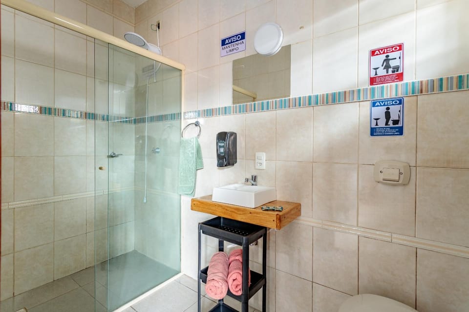 Toilet, Bathroom, towels