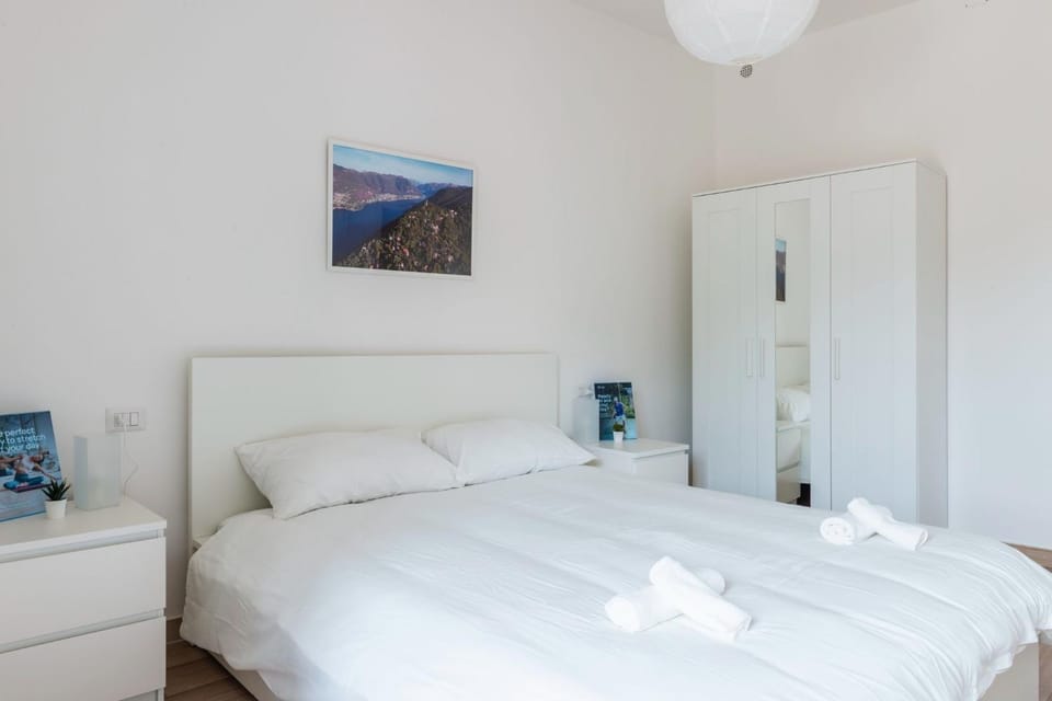 Bed, Photo of the whole room, Bedroom, towels, wardrobe