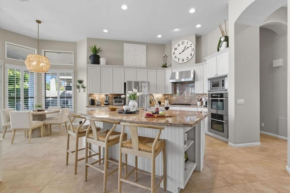 Sol - Pool & Hot Tub - Mins to TPC Scottsdale House in Scottsdale