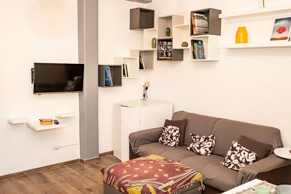 Communal lounge/ TV room, TV and multimedia, Living room, Seating area