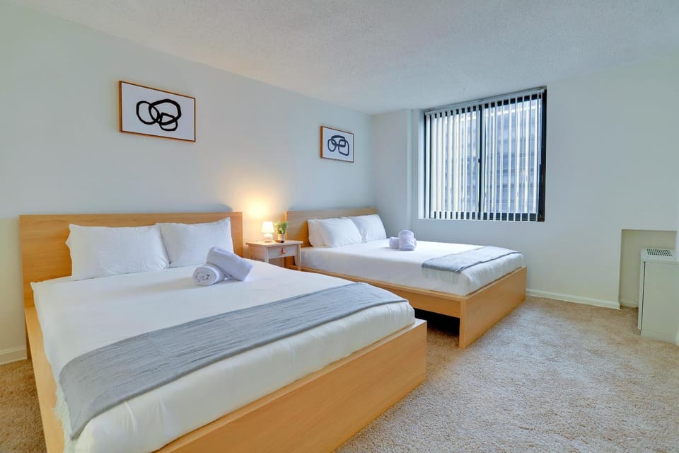 Bed, Bedroom, towels