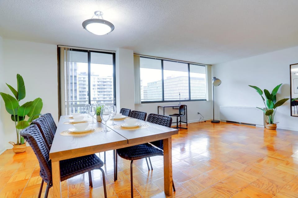Seating area, Dining area