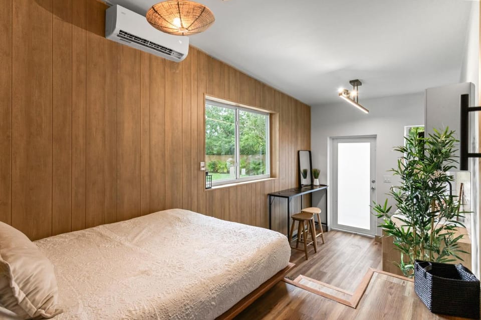 Studio Japandi Apartment in Biscayne Park