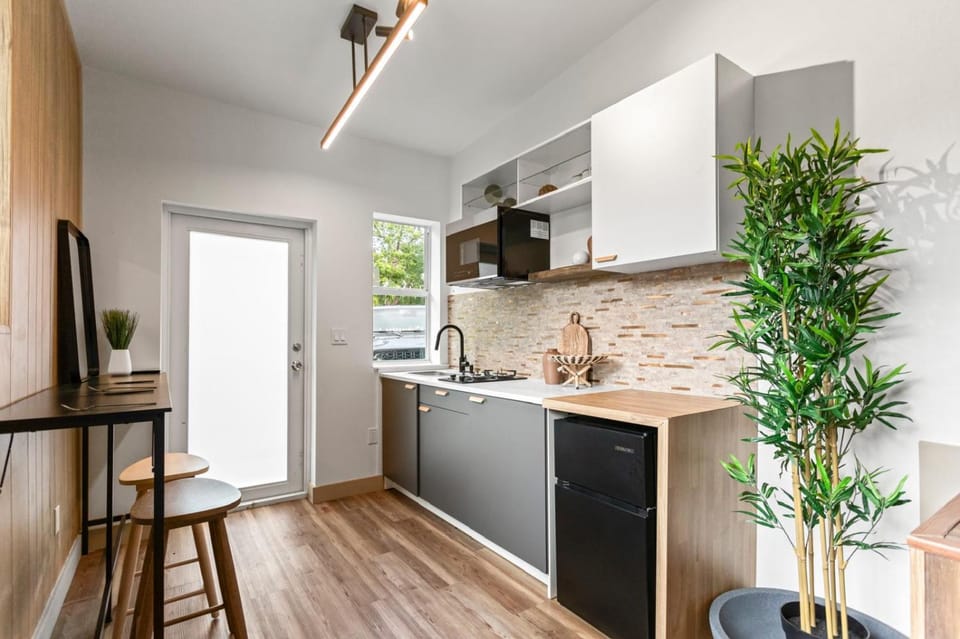 Studio Japandi Apartment in Biscayne Park