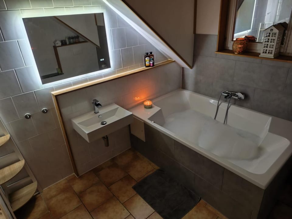 Bathroom, Bath