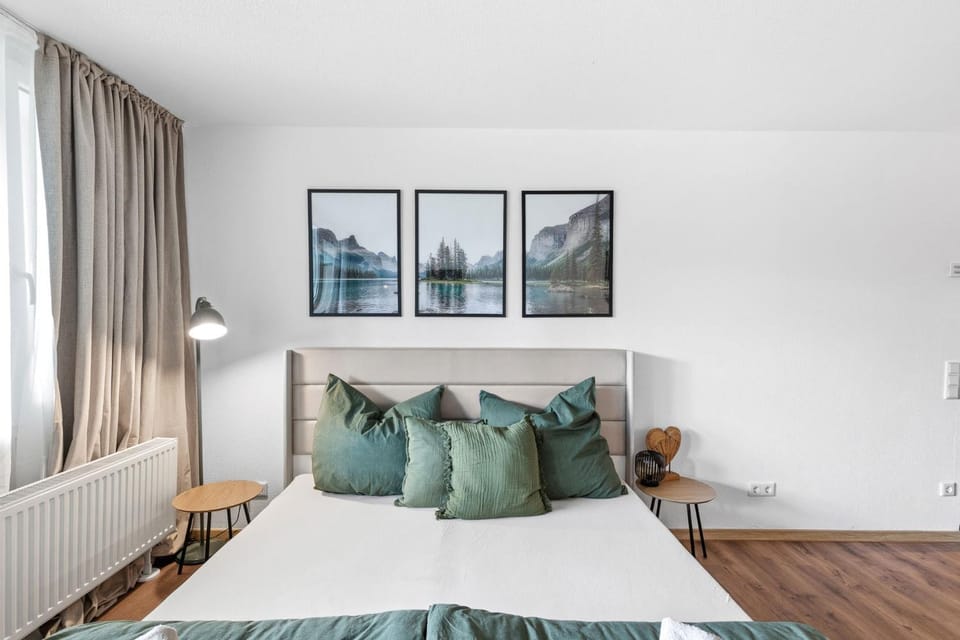 Bed, Living room