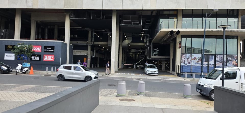 Short right corner Apartment in Umhlanga