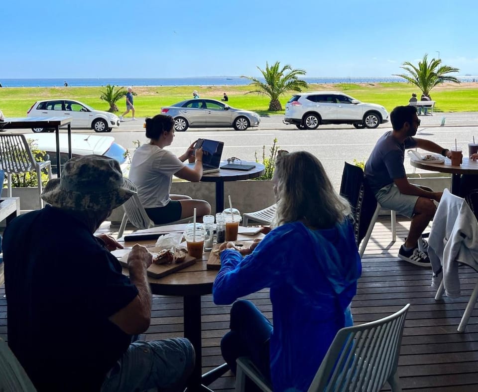 CAPE TOWN 2BR Mouille Pt SEAFRONT Apartment Apartment in Cape Town