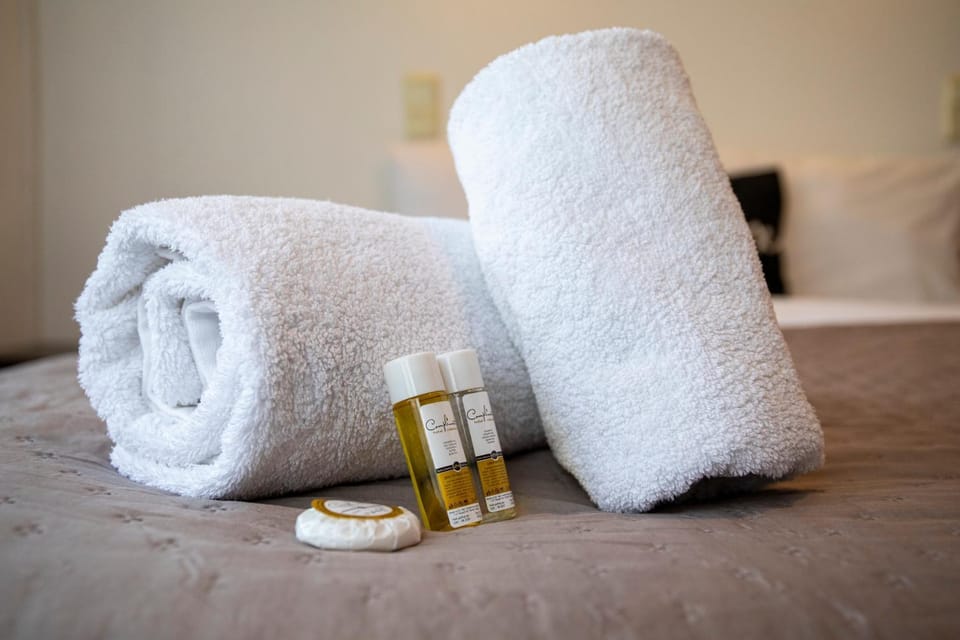 Bed, Photo of the whole room, Bedroom, towels