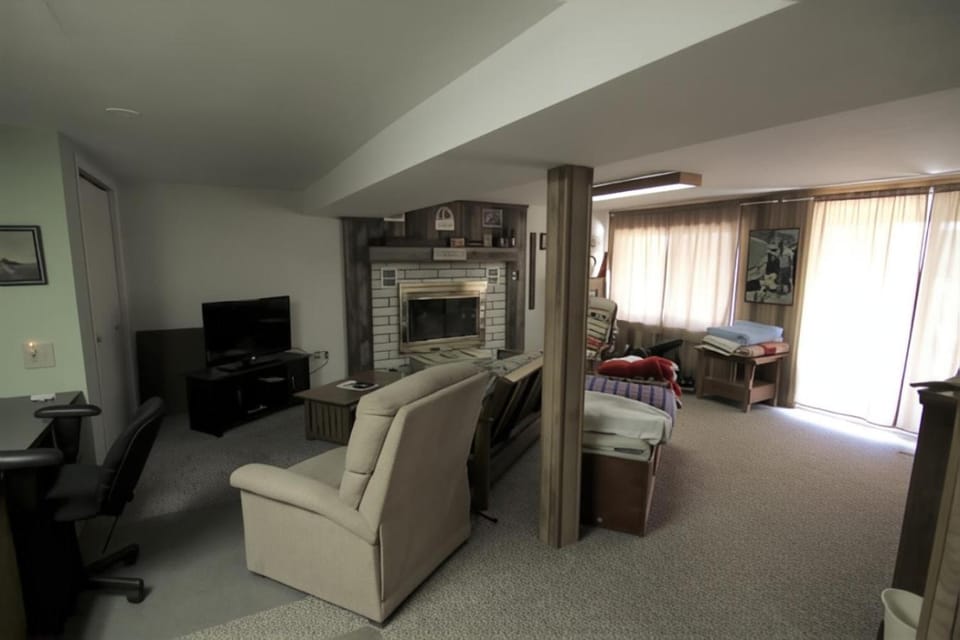Secluded Cabin w Coffee Mount Abajo and Golf Views Cabin in Monticello