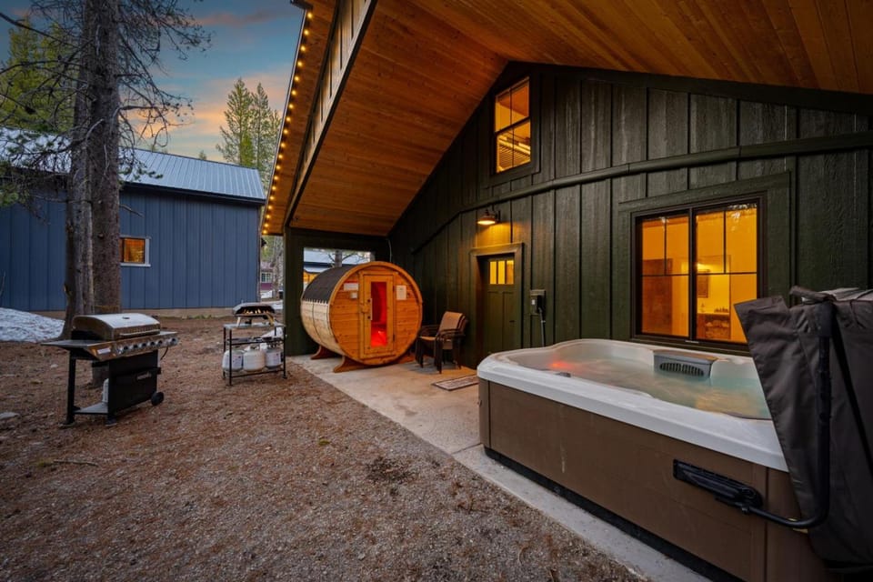 Moody Moose Manor - Sauna - Hot Tub - Arcade House in Idaho