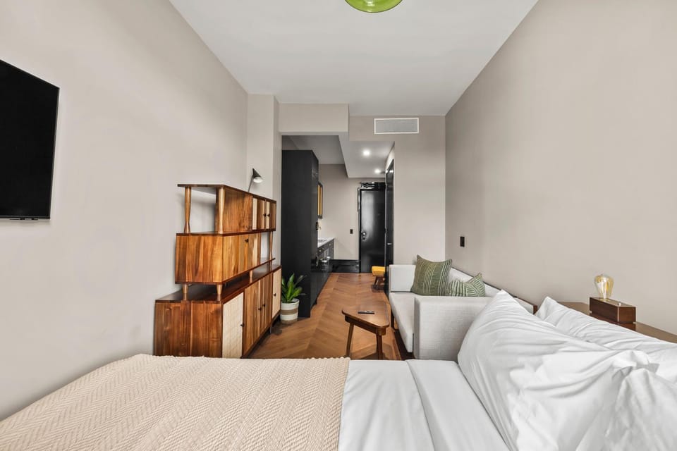 Bed, TV and multimedia, Photo of the whole room, Seating area