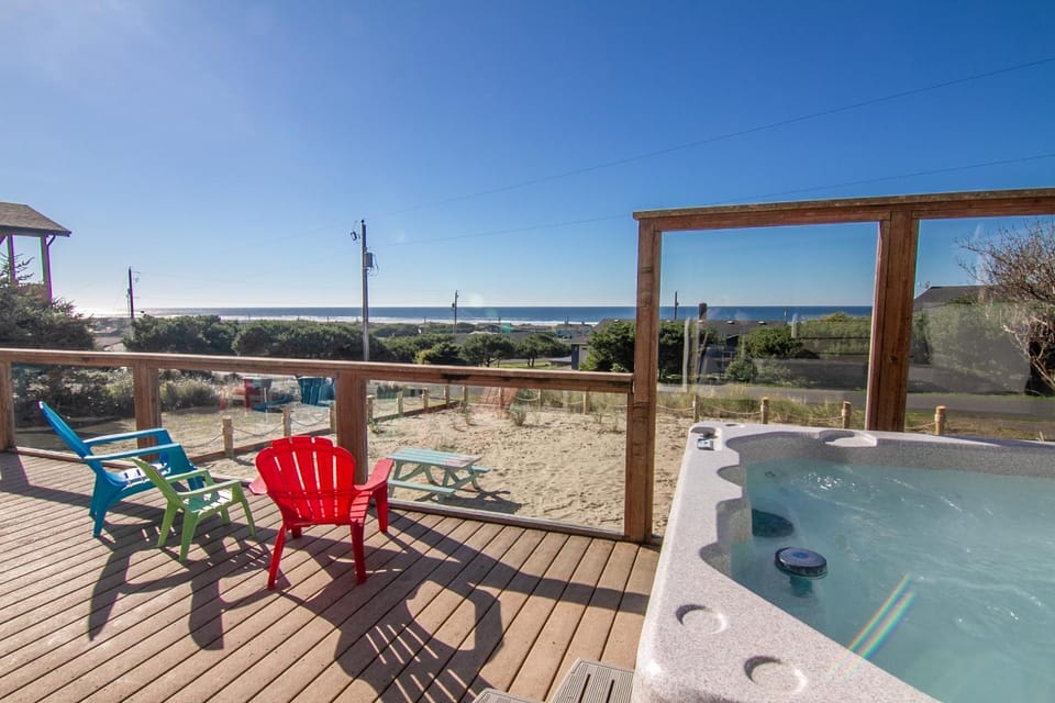Ocean Views and Short Walk to Sandy Beach! Changes in Attitude House in Waldport