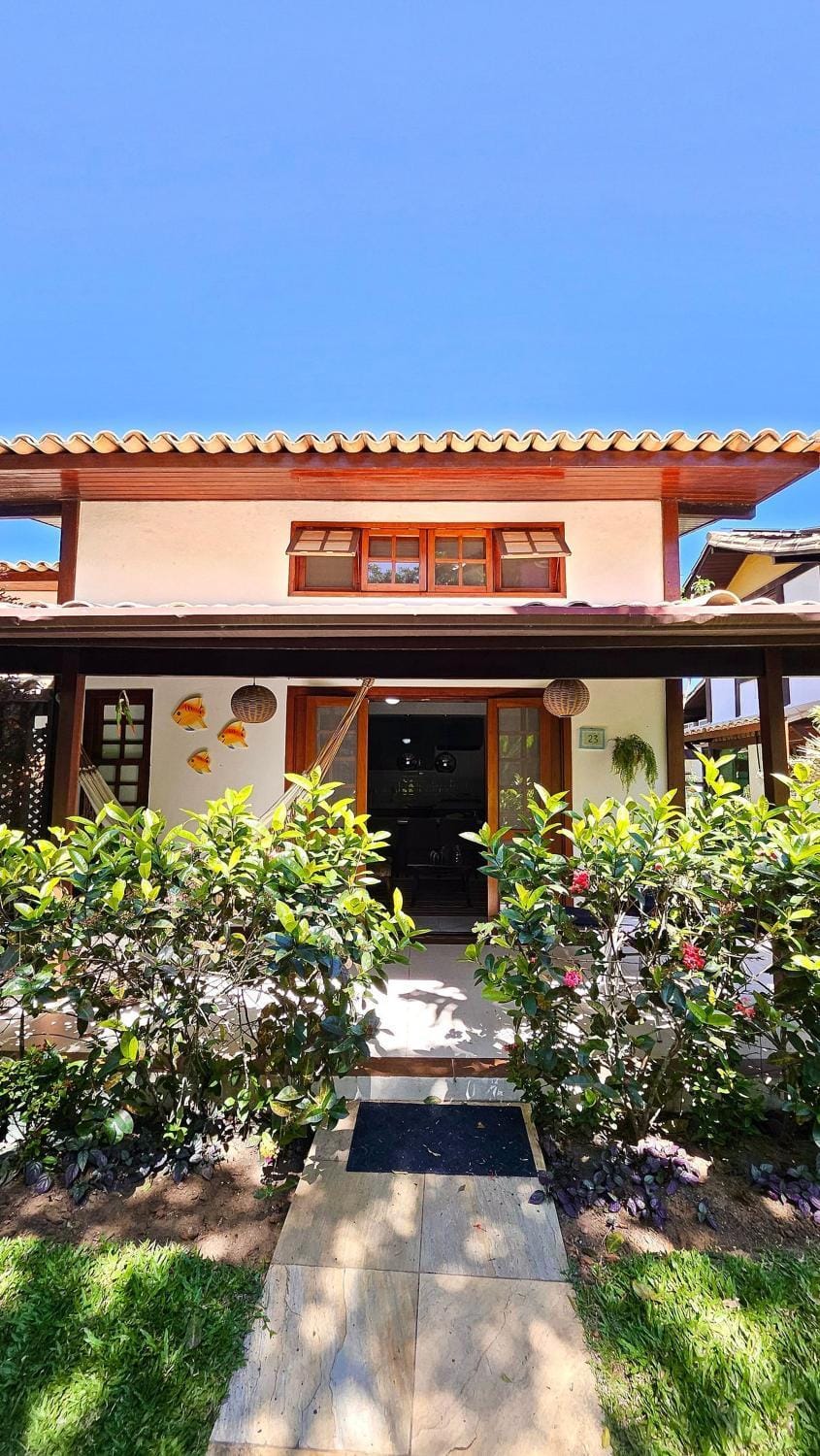 Casa moderna com piscina e quadra de tênis House in Armacao dos Buzios
