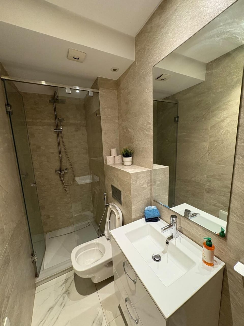 Chic One Bedromm Apartment - Large Terrace - Anfa District Apartment in Casablanca