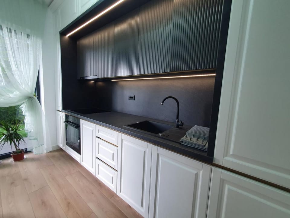 White Silk - Premium Apartment with free underground parking Apartment in Moldova