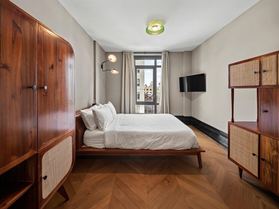 Freeman 802 by Rove Travel - 1BRCondo with Shared Amenities House in East Village