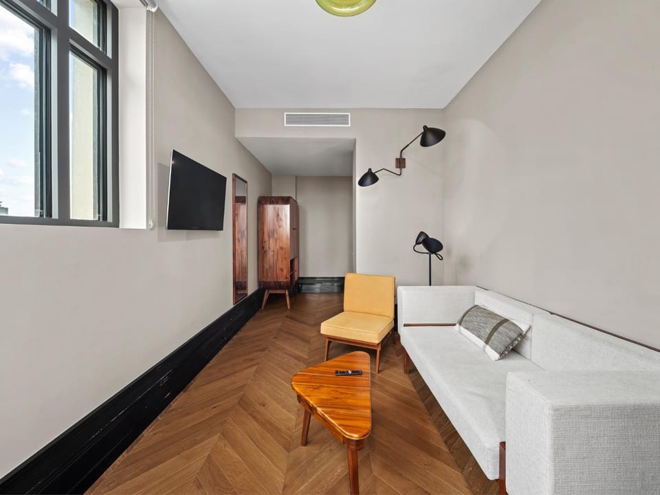 Freeman 802 by Rove Travel - 1BRCondo with Shared Amenities House in East Village