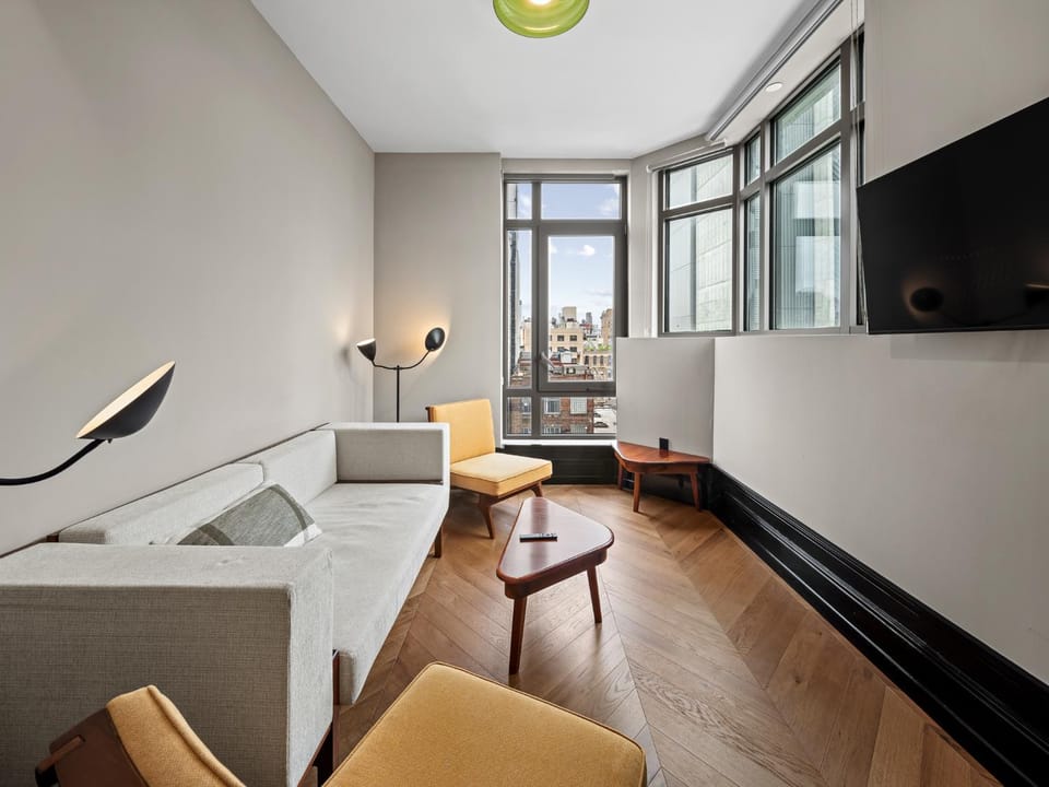Freeman 802 by Rove Travel - 1BRCondo with Shared Amenities House in East Village