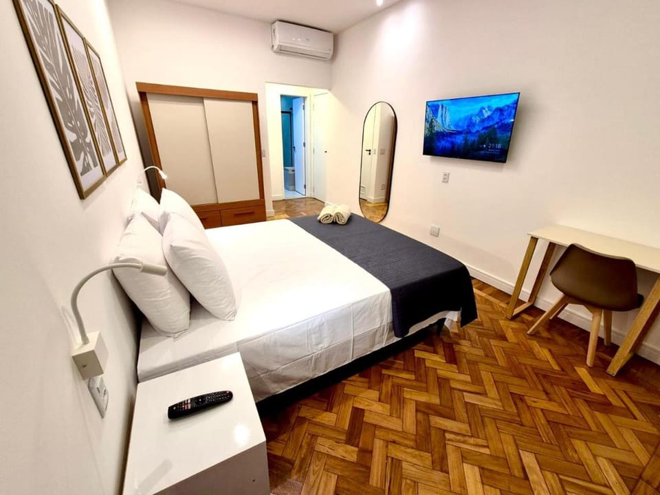 Bed, TV and multimedia, Photo of the whole room, Bedroom, air conditioner
