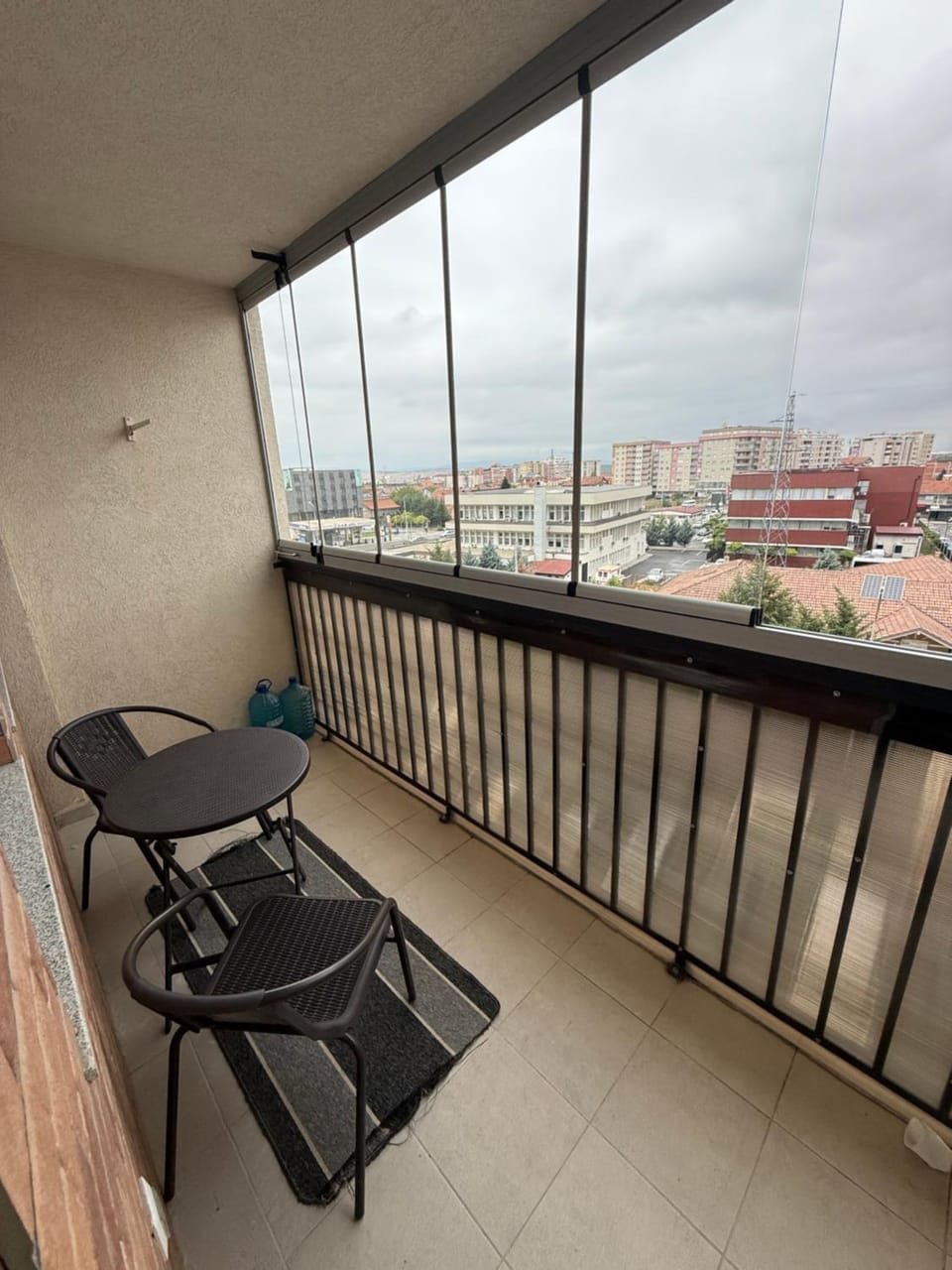 Banes me qira Apartment in Europe