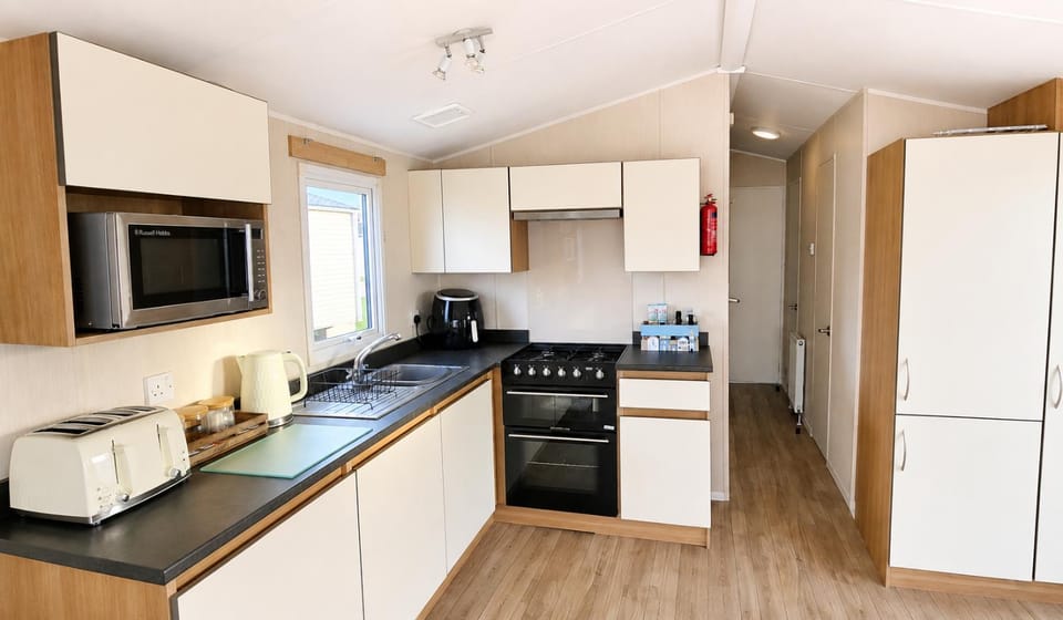 Kitchen or kitchenette, kitchen, kitchen
