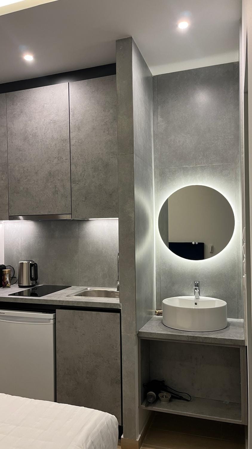 Central Athens Minimal Studio - Εrifili Apartment in Athens